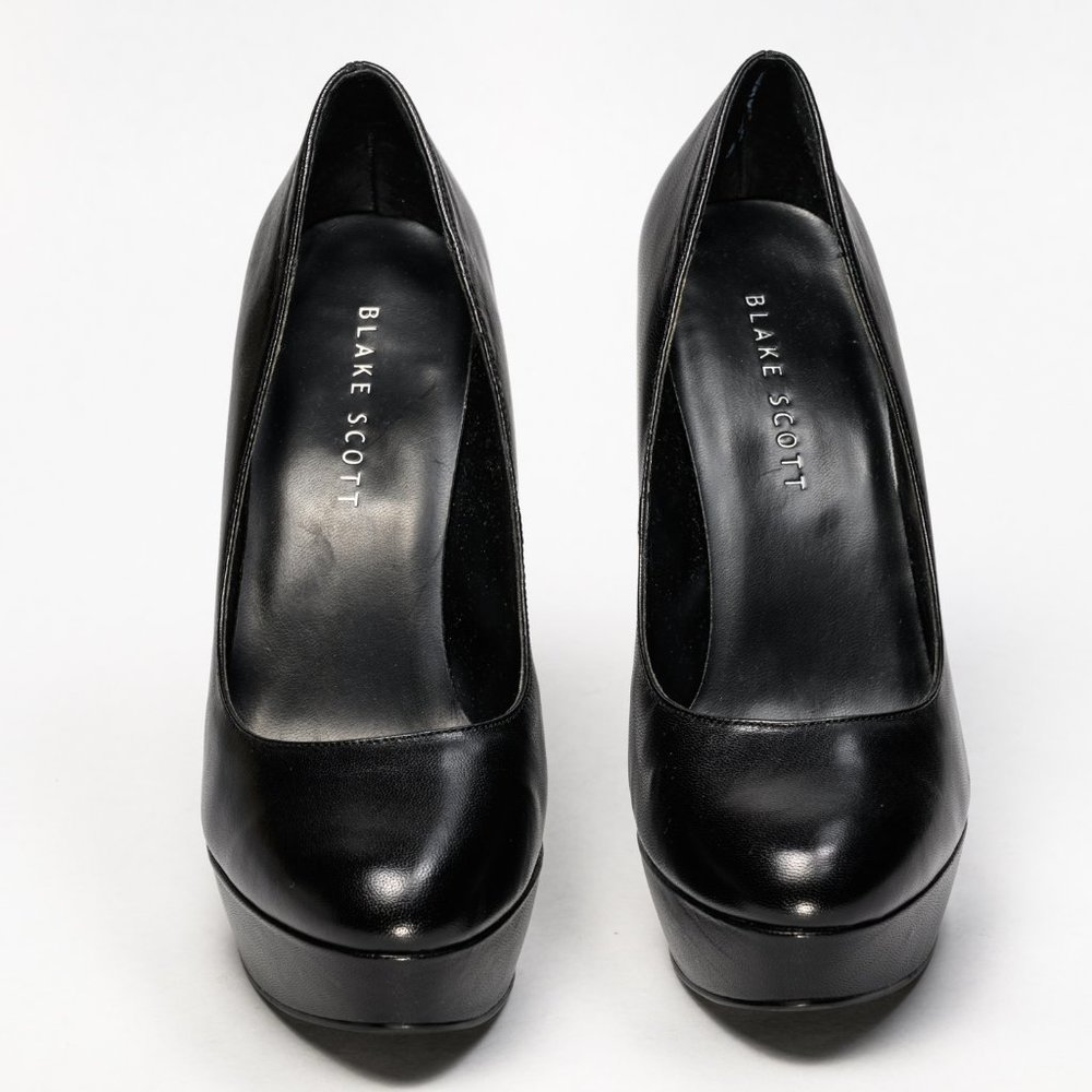 Black platform heels 8.5